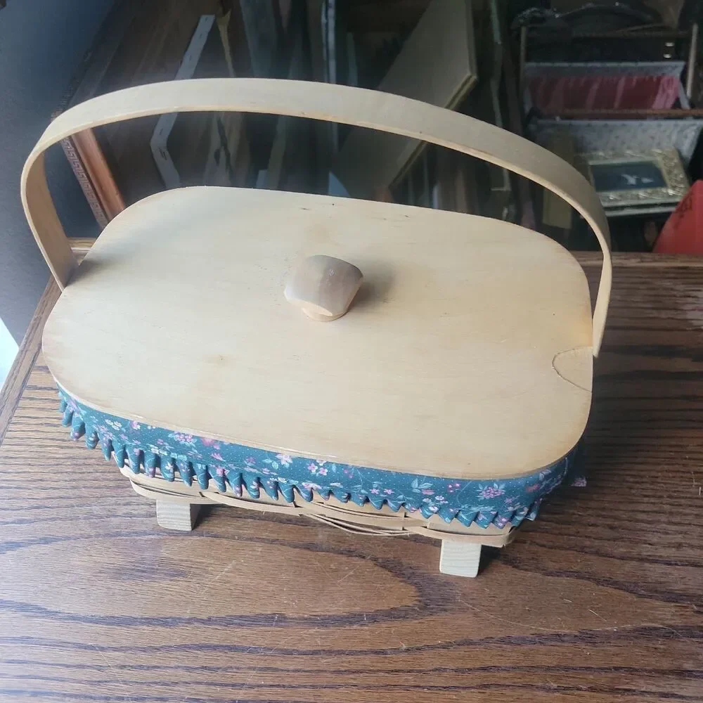 Peterboro Basket Co Footed Woven Basket w Lid & Liner Floral Fabric 12x7x7.5 VTG